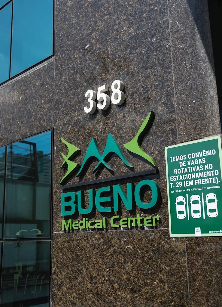 Fachada do Bueno Medical Center, onde Marcélia Somar atende em Goiânia